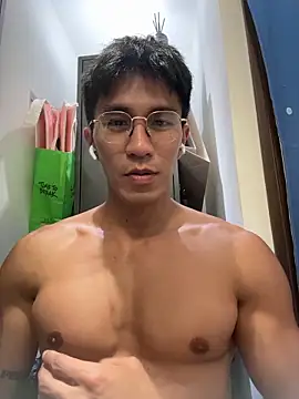 Snapshot of gooodboiii chatting on May 4, 4:14 pm gooodboiii online show from May 4, 4:14 pm