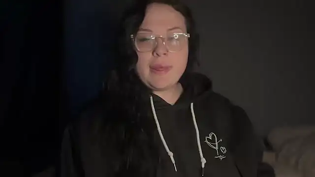 Snapshot of SerahMirabeli chatting on October 3, 3:20 pm SerahMirabeli online show from October 3, 3:20 pm