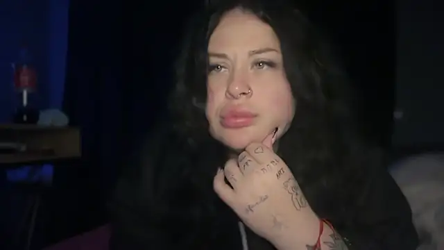 Snapshot of SerahMirabeli chatting on October 11, 3:32 pm SerahMirabeli online show from October 11, 3:32 pm