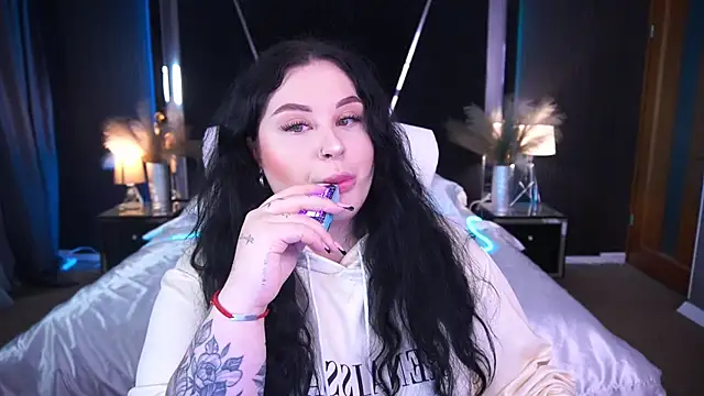 Snapshot of SerahMirabeli chatting on October 15, 7:14 pm SerahMirabeli online show from October 15, 7:14 pm