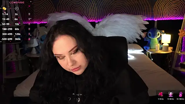 Snapshot of SerahMirabeli chatting on November 18, 8:13 pm SerahMirabeli online show from November 18, 8:13 pm