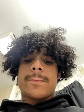 Snapshot of Cartyiii chatting on November 2, 10:01 pm Cartyiii online show from November 2, 10:01 pm