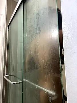 Snapshot of Cartyiii chatting on December 14, 8:02 pm Cartyiii online show from December 14, 8:02 pm