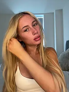 Snapshot of SexySaraxxoo chatting on July 22, 10:40 am SexySaraxxoo online show from July 22, 10:40 am