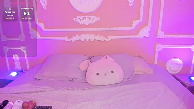 EmilyBorch online show from April 3, 12:36 pm