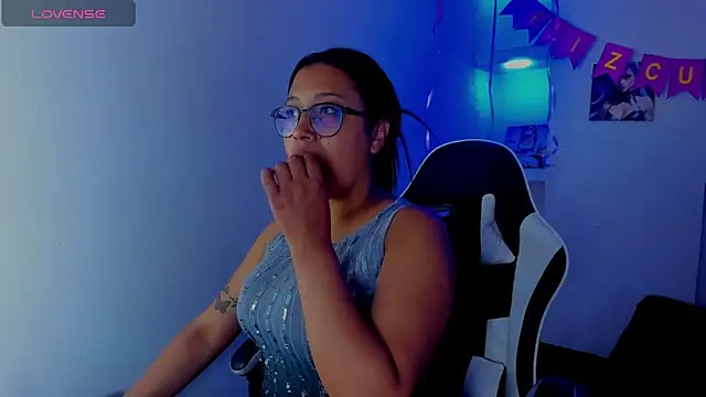 susan mooree online show from February 9, 8:02 pm