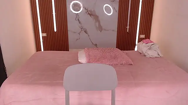 tiffy loff online show from November 13, 8:30 pm