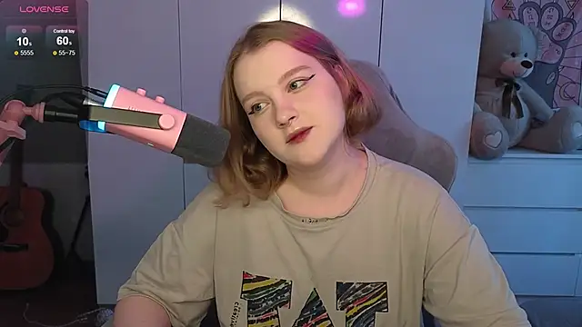 Snapshot of OliviaBlade chatting on September 11, 7:19 am OliviaBlade online show from September 11, 7:19 am