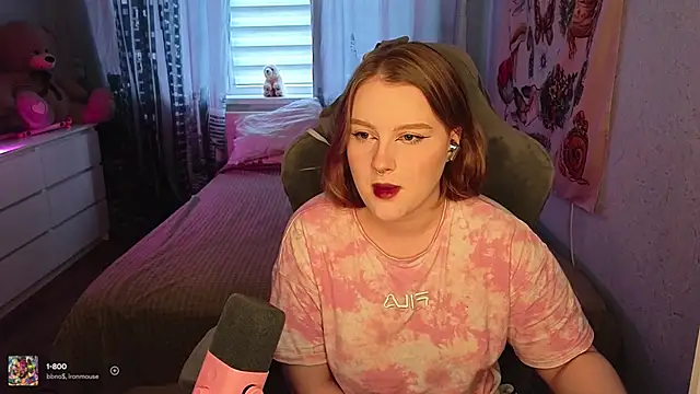 Snapshot of OliviaBlade chatting on September 13, 4:56 am OliviaBlade online show from September 13, 4:56 am