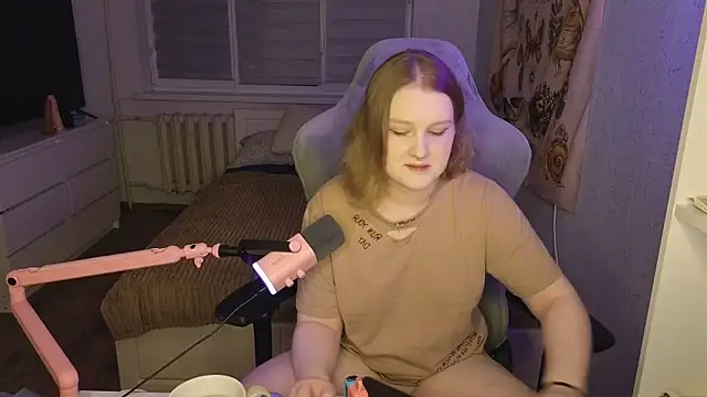 Snapshot of OliviaBlade chatting on October 19, 1:56 pm OliviaBlade online show from October 19, 1:56 pm