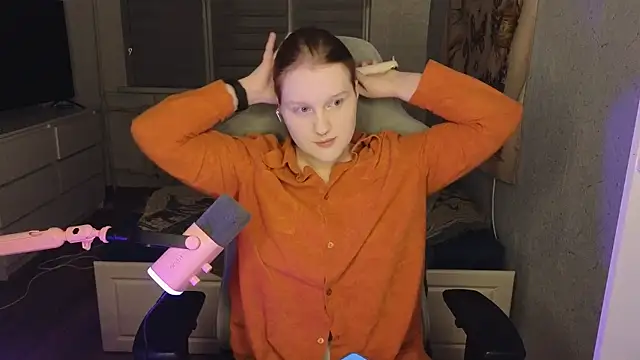 Snapshot of OliviaBlade chatting on October 26, 3:40 pm OliviaBlade online show from October 26, 3:40 pm