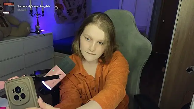 Snapshot of OliviaBlade chatting on October 31, 2:07 pm OliviaBlade online show from October 31, 2:07 pm