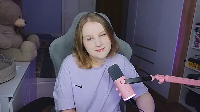 Snapshot of OliviaBlade chatting on November 2, 1:24 pm OliviaBlade online show from November 2, 1:24 pm