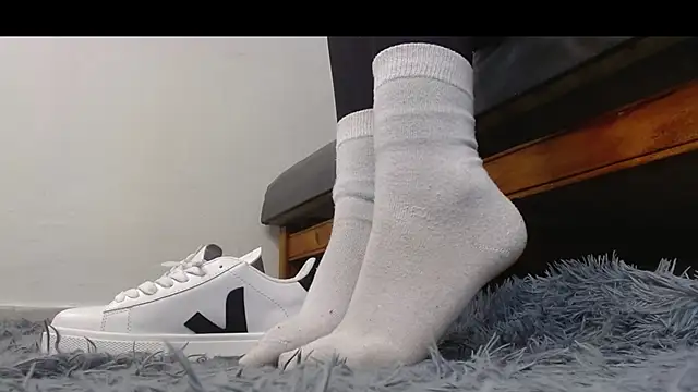 Deysha Garcias online show from December 3, 2:26 pm