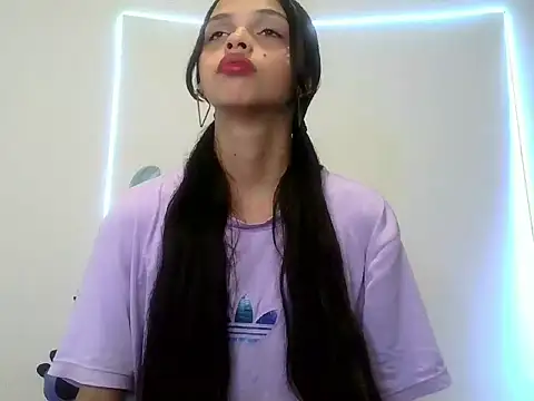 Snapshot of lucy_babyy chatting on October 6, 7:11 pm lucy babyy online show from October 6, 7:11 pm
