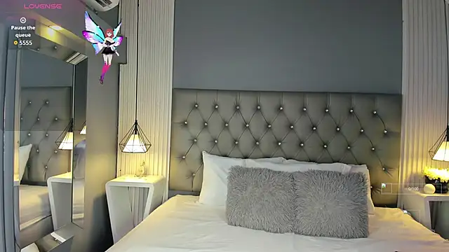 LunaBloomn online show from November 9, 12:03 pm