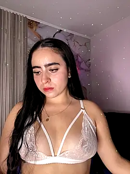 Snapshot of Elha_20 chatting on September 18, 9:17 pm Elha 20 online show from September 18, 9:17 pm