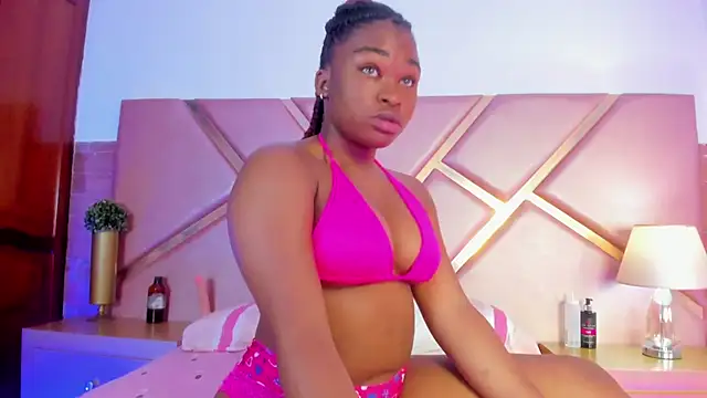 Snapshot of SophieSinclair chatting on October 5, 12:47 pm SophieSinclair online show from October 5, 12:47 pm