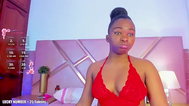 Snapshot of SophieSinclair chatting on October 7, 12:35 pm SophieSinclair online show from October 7, 12:35 pm