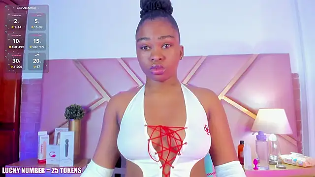 Snapshot of SophieSinclair chatting on November 18, 12:53 pm SophieSinclair online show from November 18, 12:53 pm