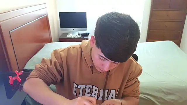 Snapshot of tightncuteass chatting on September 18, 7:05 pm tightncuteass online show from September 18, 7:05 pm