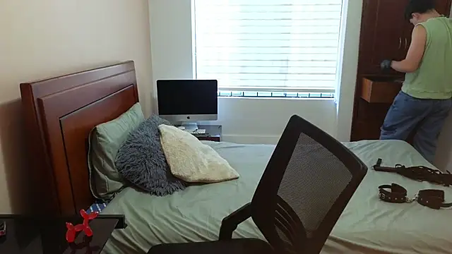 Snapshot of tightncuteass chatting on September 24, 9:51 pm tightncuteass online show from September 24, 9:51 pm