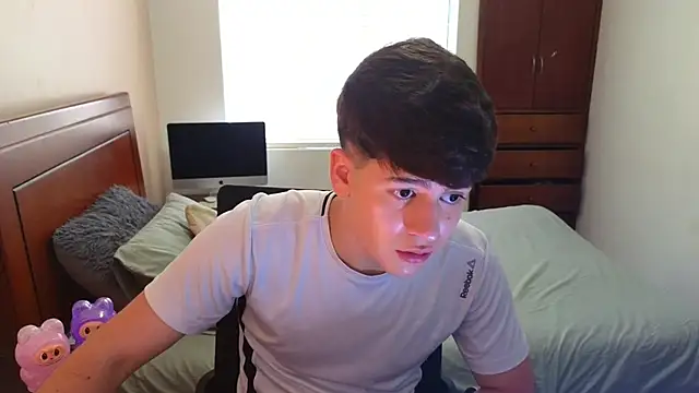 Snapshot of tightncuteass chatting on September 29, 7:19 pm tightncuteass online show from September 29, 7:19 pm