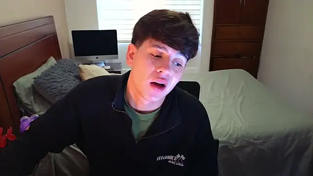 Snapshot of tightncuteass chatting on October 6, 10:18 pm tightncuteass online show from October 6, 10:18 pm