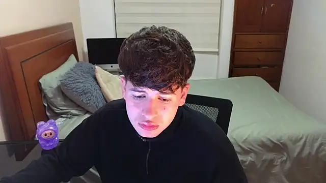 Snapshot of tightncuteass chatting on October 10, 12:09 am tightncuteass online show from October 10, 12:09 am