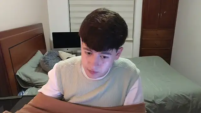 Snapshot of tightncuteass chatting on October 21, 1:06 am tightncuteass online show from October 21, 1:06 am