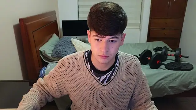 Snapshot of tightncuteass chatting on October 31, 2:56 am tightncuteass online show from October 31, 2:56 am