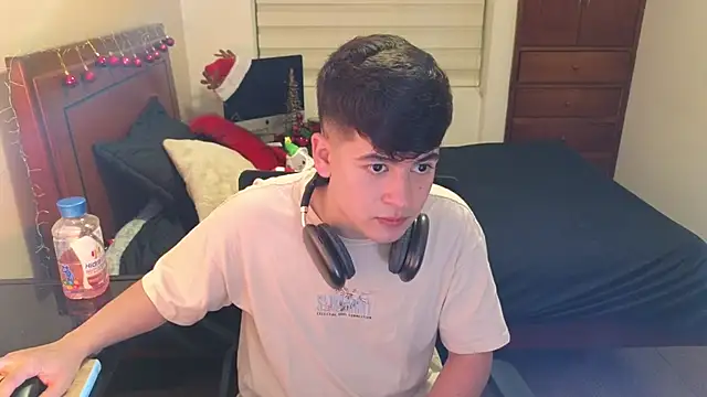 Snapshot of tightncuteass chatting on November 14, 11:57 pm tightncuteass online show from November 14, 11:57 pm