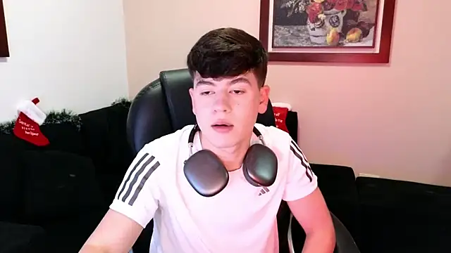 Snapshot of tightncuteass chatting on November 20, 11:37 pm tightncuteass online show from November 20, 11:37 pm