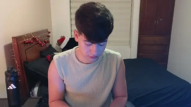 Snapshot of tightncuteass chatting on November 22, 11:26 pm tightncuteass online show from November 22, 11:26 pm