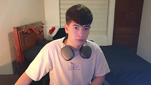 Snapshot of tightncuteass chatting on November 26, 2:01 am tightncuteass online show from November 26, 2:01 am