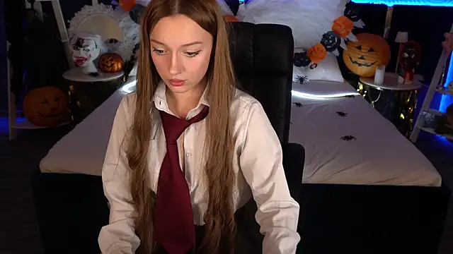 Snapshot of FoxyMayy chatting on November 1, 9:28 pm FoxyMayy online show from November 1, 9:28 pm