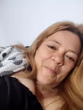 Snapshot of Casandra_Cruz chatting on September 14, 3:22 pm Casandra Cruz online show from September 14, 3:22 pm