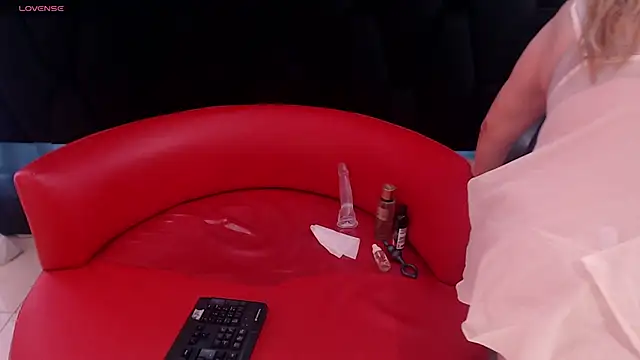 Snapshot of Casandra_Cruz chatting on September 25, 6:11 pm Casandra Cruz online show from September 25, 6:11 pm