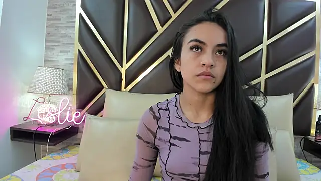 Leslie Bussh  online show from February 21, 11:55 am