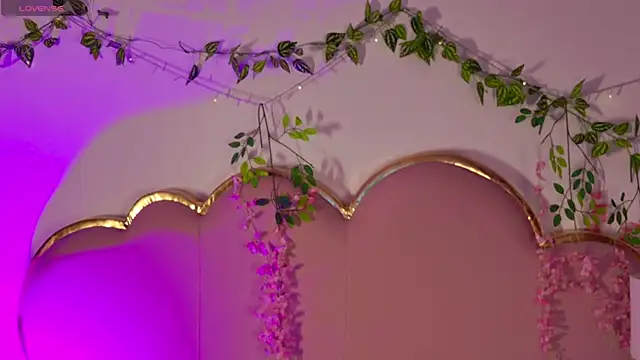 Lauuu2007 online show from April 22, 9:27 pm