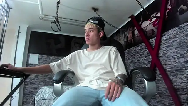 weesley boy online show from October 6, 11:35 pm