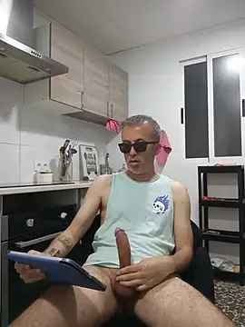 Snapshot of EmilioTaladdro chatting on May 27, 9:12 pm EmilioTaladdro online show from May 27, 9:12 pm