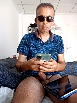 Snapshot of EmilioTaladdro chatting on June 23, 10:57 am EmilioTaladdro online show from June 23, 10:57 am