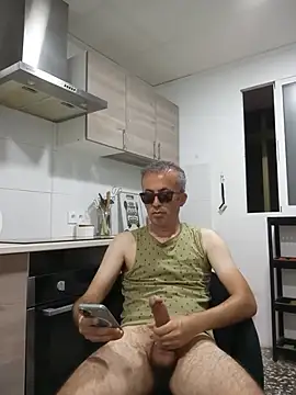 Snapshot of EmilioTaladdro chatting on June 23, 11:03 pm EmilioTaladdro online show from June 23, 11:03 pm