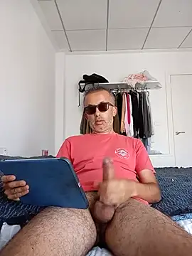 Snapshot of EmilioTaladdro chatting on June 26, 12:20 pm EmilioTaladdro online show from June 26, 12:20 pm