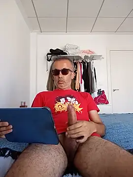 Snapshot of EmilioTaladdro chatting on July 3, 11:05 am EmilioTaladdro online show from July 3, 11:05 am