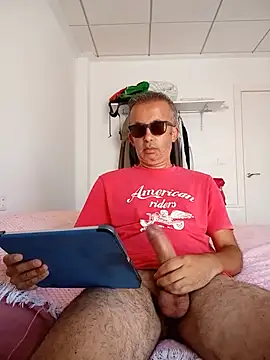 Snapshot of EmilioTaladdro chatting on July 14, 11:05 am EmilioTaladdro online show from July 14, 11:05 am