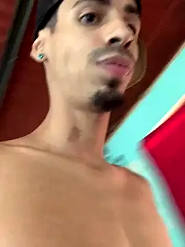 Snapshot of Alexx_1214 chatting on September 23, 11:02 am Alexx 1214 online show from September 23, 11:02 am