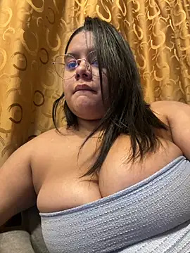 Snapshot of Anabelle_00_ chatting on November 8, 3:29 am Anabelle 00 online show from November 8, 3:29 am