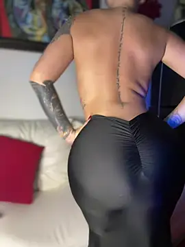 GabyMejiaa online show from February 10, 9:30 pm